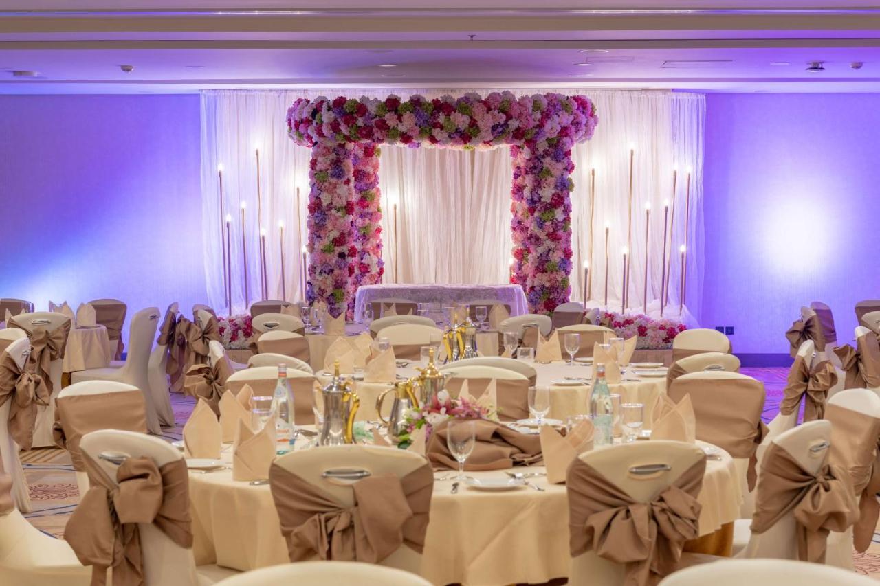 Radisson Blu Hotel, Jeddah Corniche Экстерьер фото A wedding reception