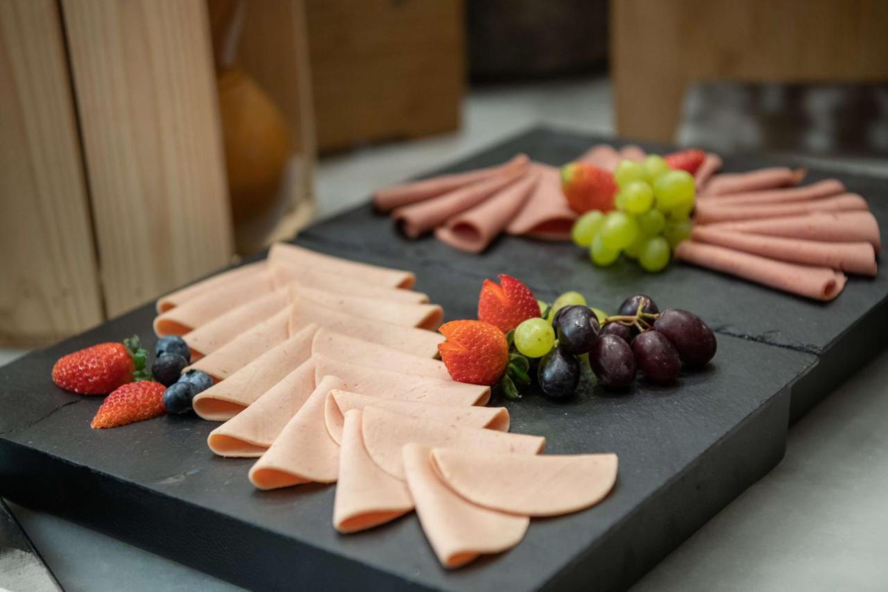 Radisson Blu Hotel, Jeddah Corniche Экстерьер фото Turkey ham