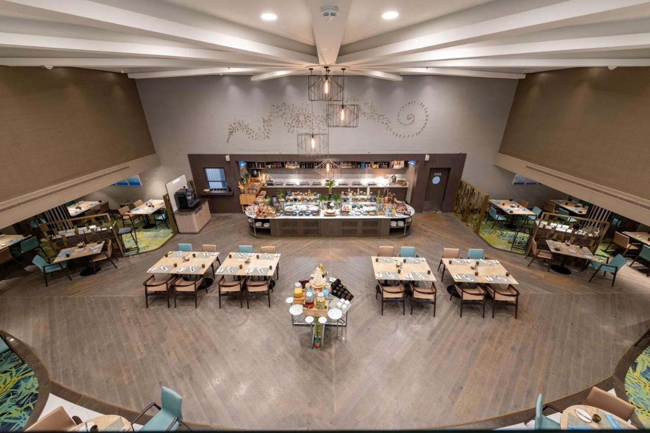 Radisson Blu Hotel, Jeddah Corniche Экстерьер фото The restaurant