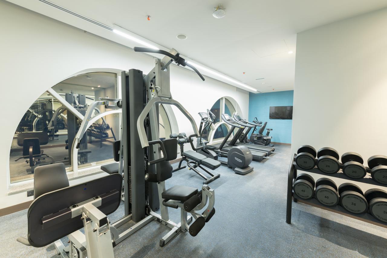 Radisson Blu Hotel, Jeddah Corniche Экстерьер фото The gym at the hotel