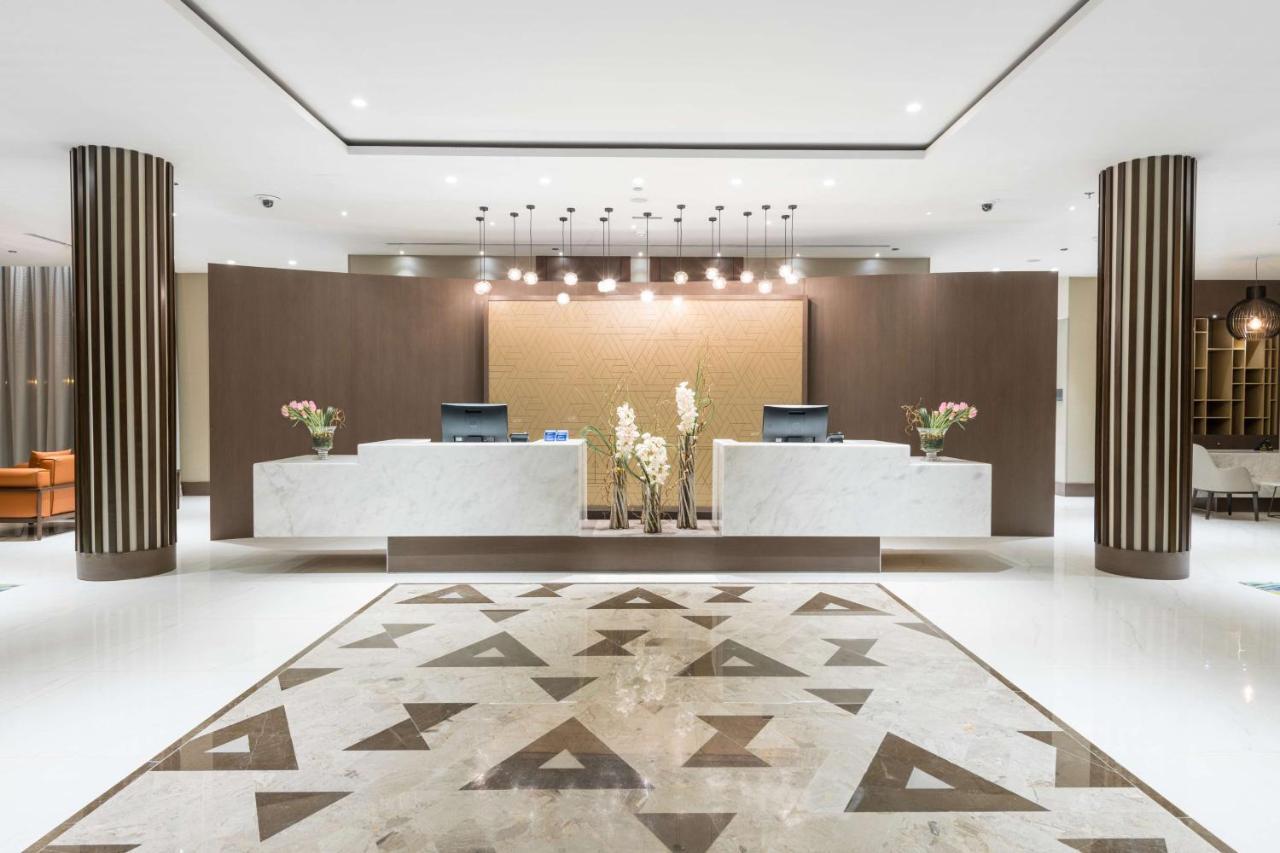 Radisson Blu Hotel, Jeddah Corniche Экстерьер фото The lobby of the hotel