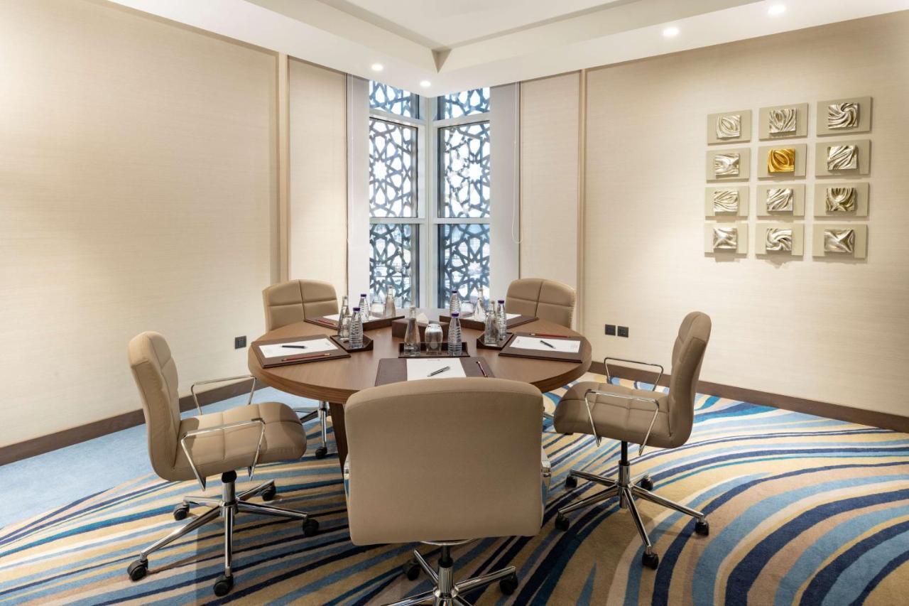 Radisson Blu Hotel, Jeddah Corniche Экстерьер фото Meeting room